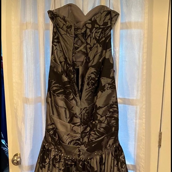 Used Like-New Formal Dress - Picture 2 of 3